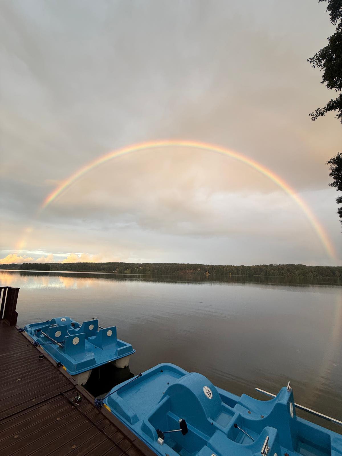 Rowerek wodny na jeziorze